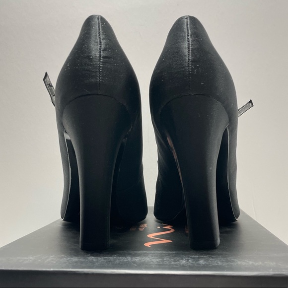 EUC- Nina black peep toe heels - Picture 3 of 7